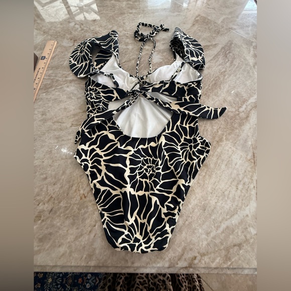 ANTONIO MELANI Black and White Swimsuit - Picture 4 of 9